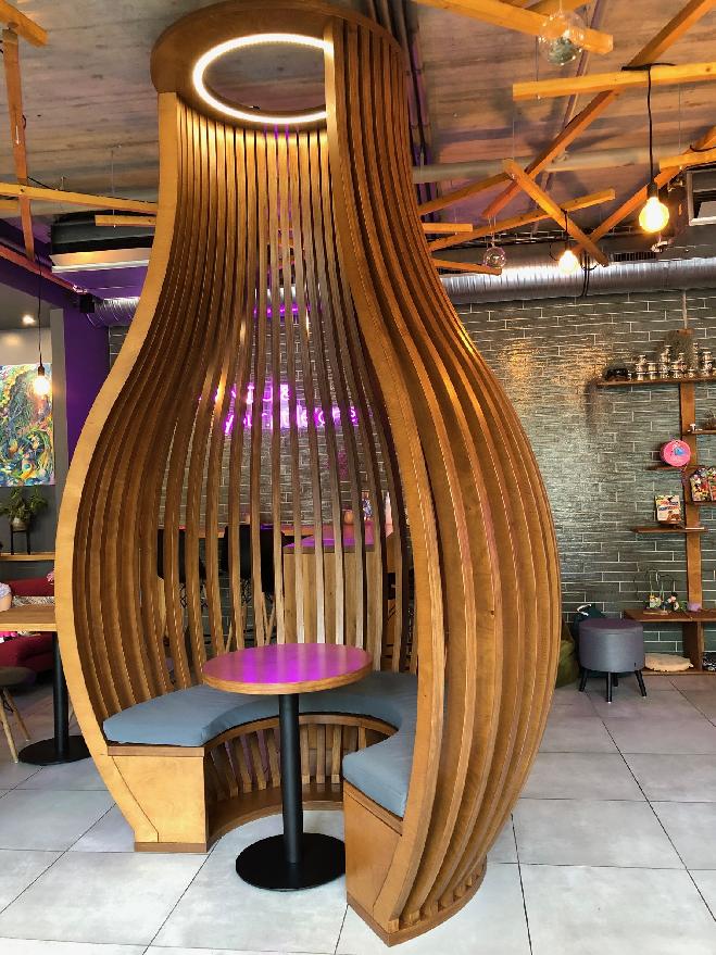 designovy-polstr-na-miru-do-kavarny (3)